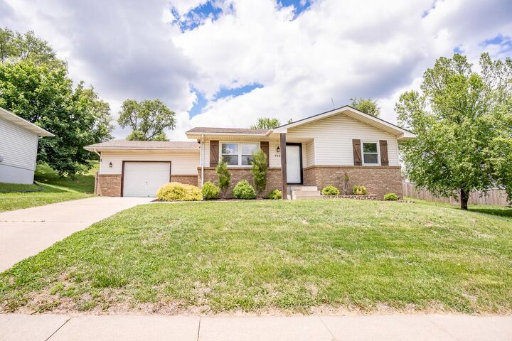Property Photo:  102 Shamrock  Circle  IA 51534 