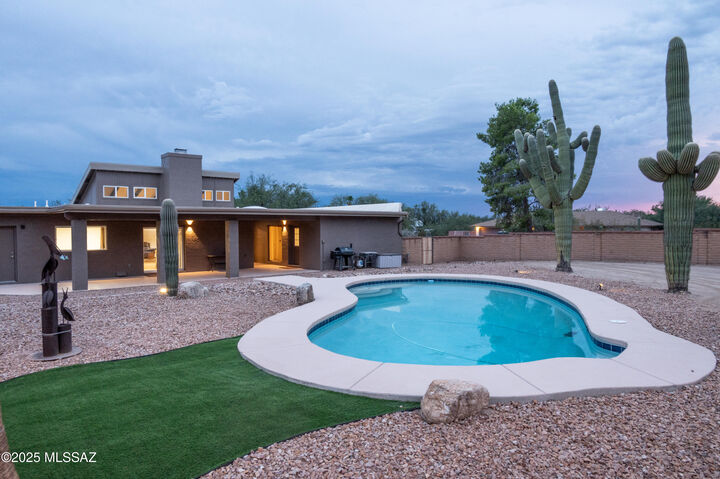 Property Photo:  11401 Placita Madre  AZ 85749 