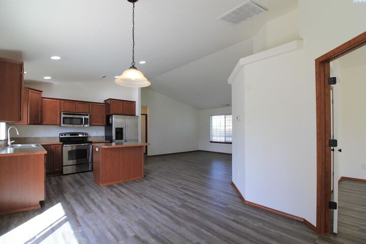 Property Photo: 4608 Yucatan Court WA 99301