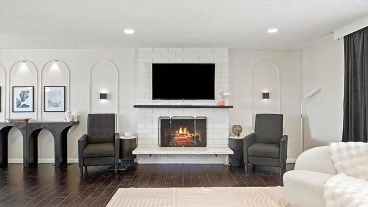 Property Photo: 2608 S Anderson Street WA 99337