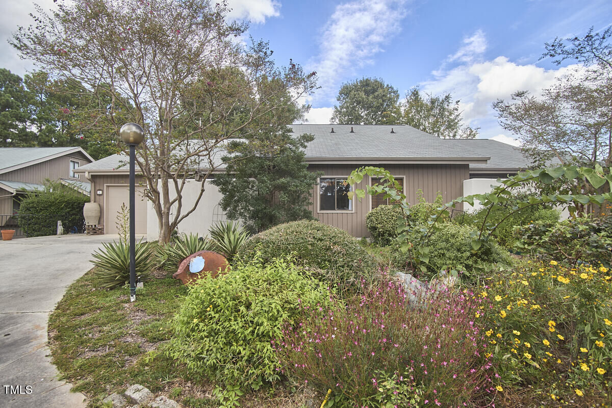 Property Photo: 5 Bayswater Place NC 27517