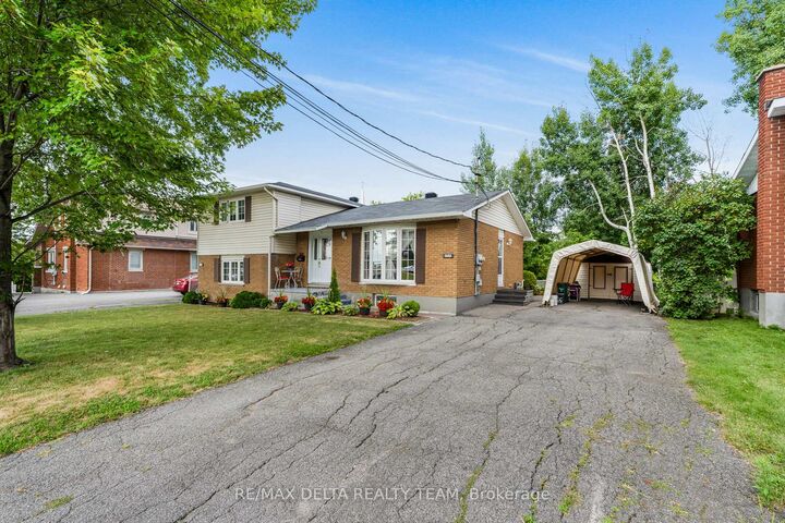 Property Photo: 1345 Belcourt Boulevard ON K1C 1L8