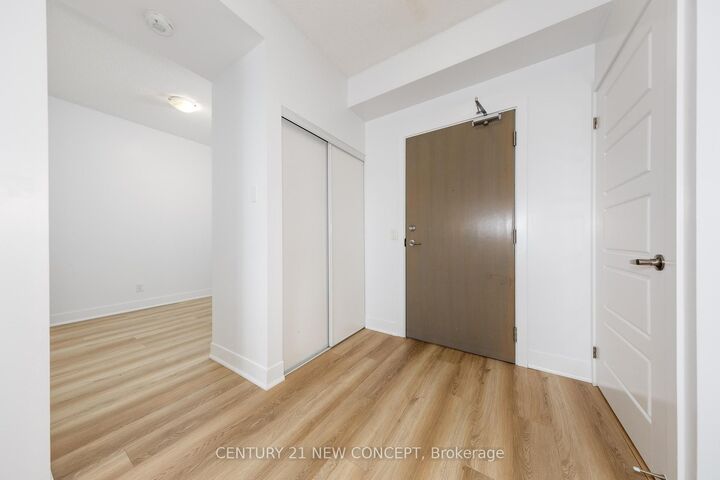 Photo de la propriété:  7 Kenaston Garden 323  ON M2K 0E9 