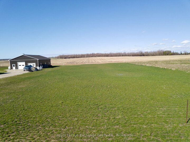 Property Photo:  418 Hayes Lake Avenue  ON N0G 2B0 