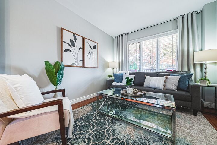 Property Photo:  176 Highland Road W  ON L8J 2S6 