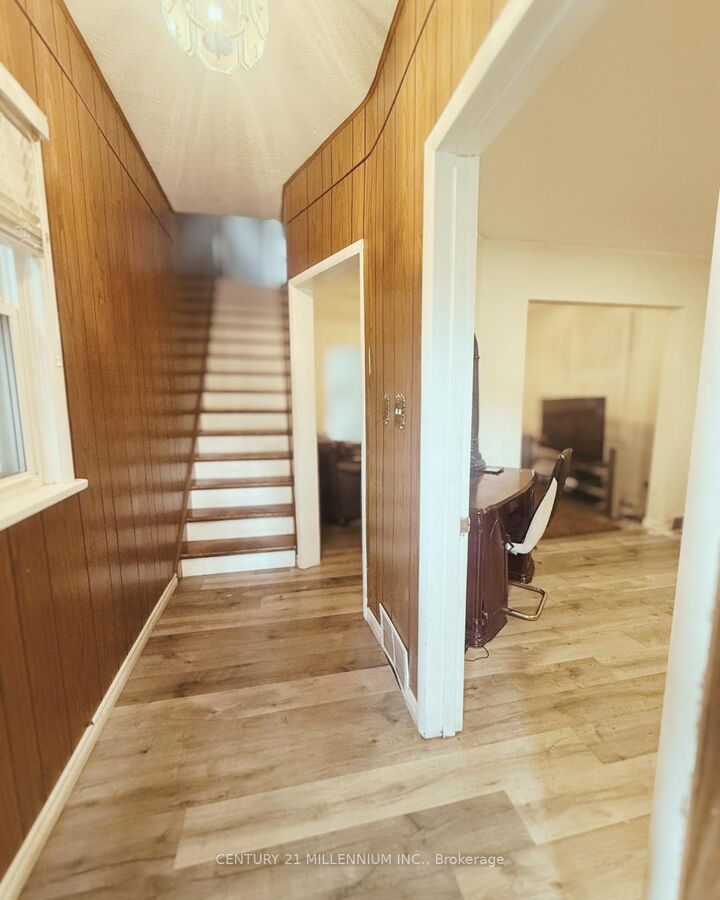 Property Photo: 237 Balsam Avenue S ON L8M 3B9