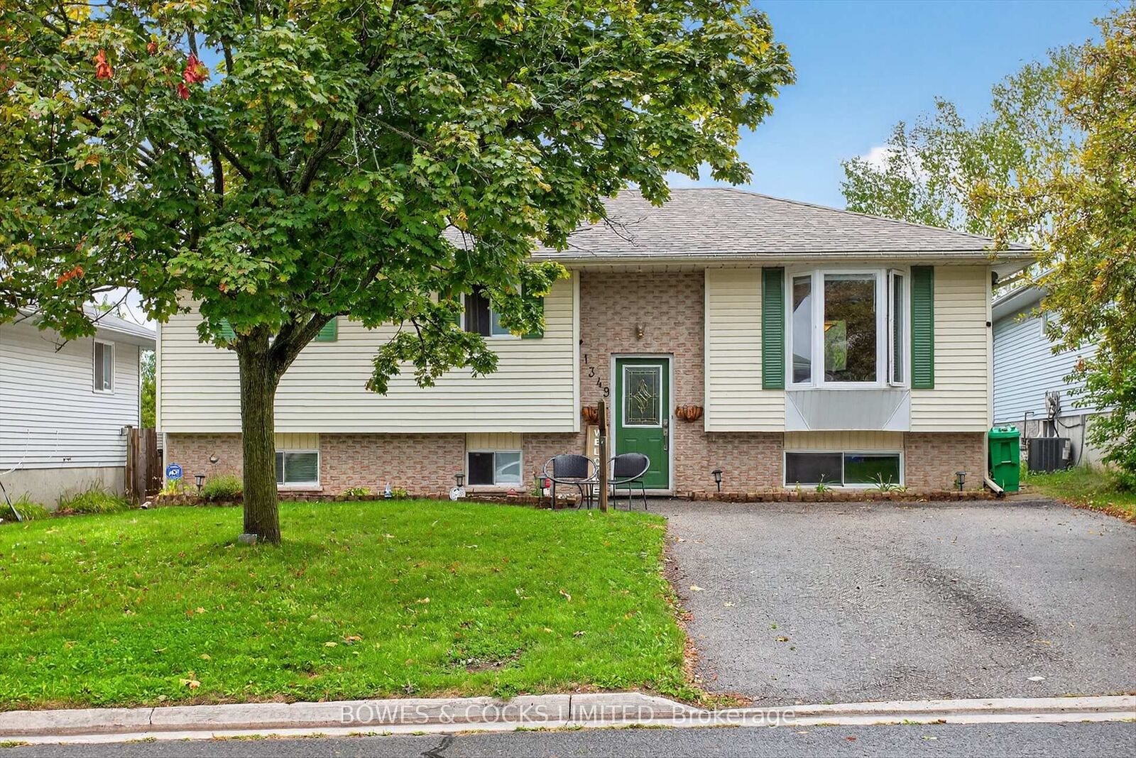 Property Photo: 1349 Tudor Crescent ON K9L 1X1