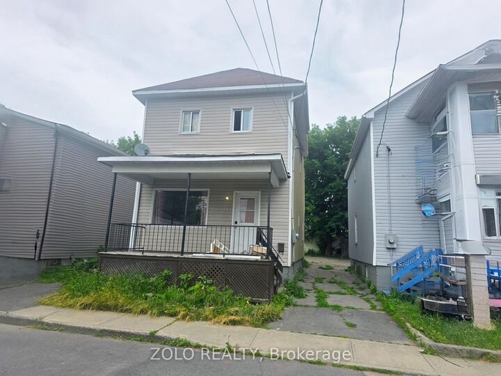 Property Photo:  312 Prince Arthur Street  ON K6H 4N9 