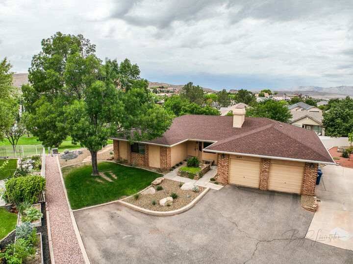 Property Photo: 1942 Acacia Place UT 84790