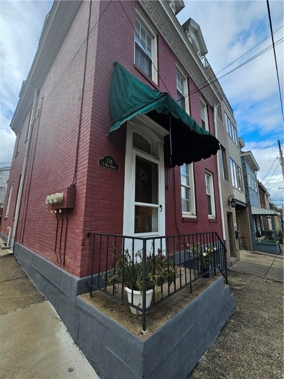 Property Photo:  126 S 11th St  PA 15203 