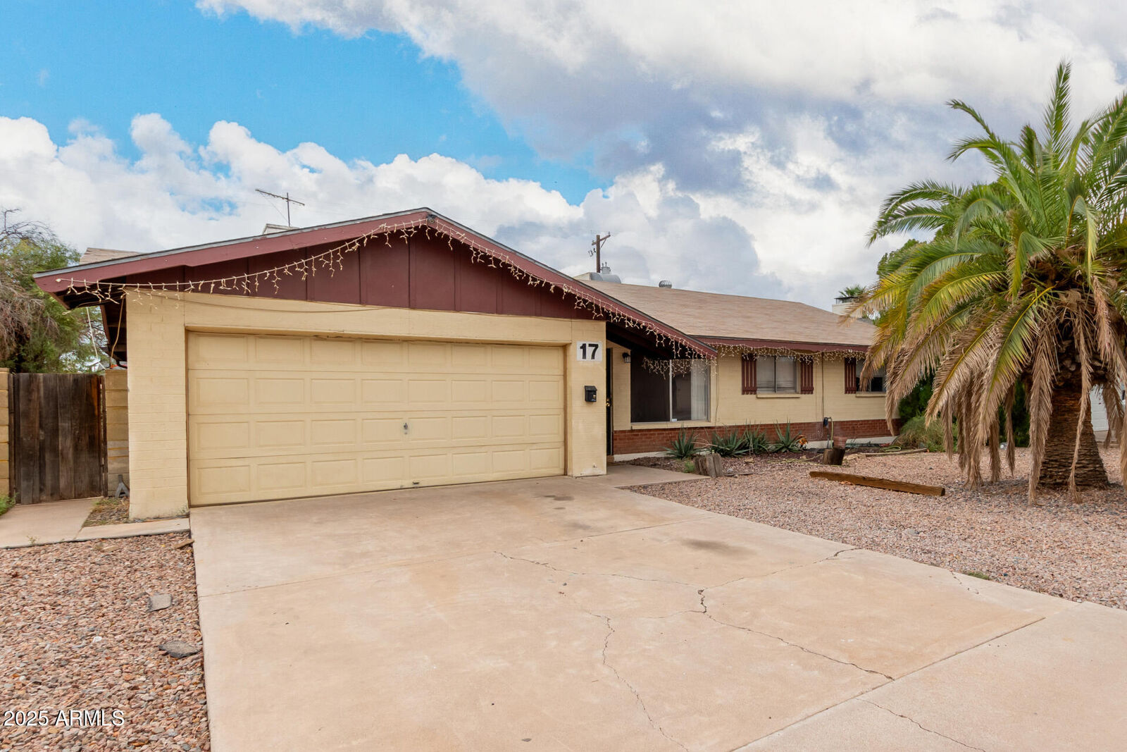 Property Photo:  17 E Cairo Drive  AZ 85282 