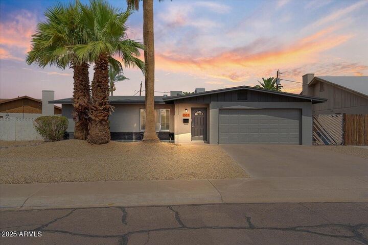 1102 E Redondo Circle  Tempe AZ 85282 photo
