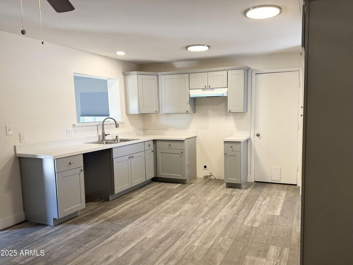 Property Photo:  31 W Duke Drive  AZ 85283 