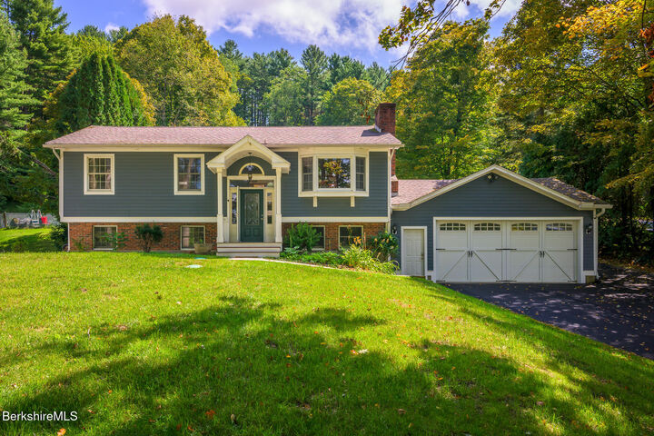 851 E New Lenox Rd  Pittsfield MA 01201 photo