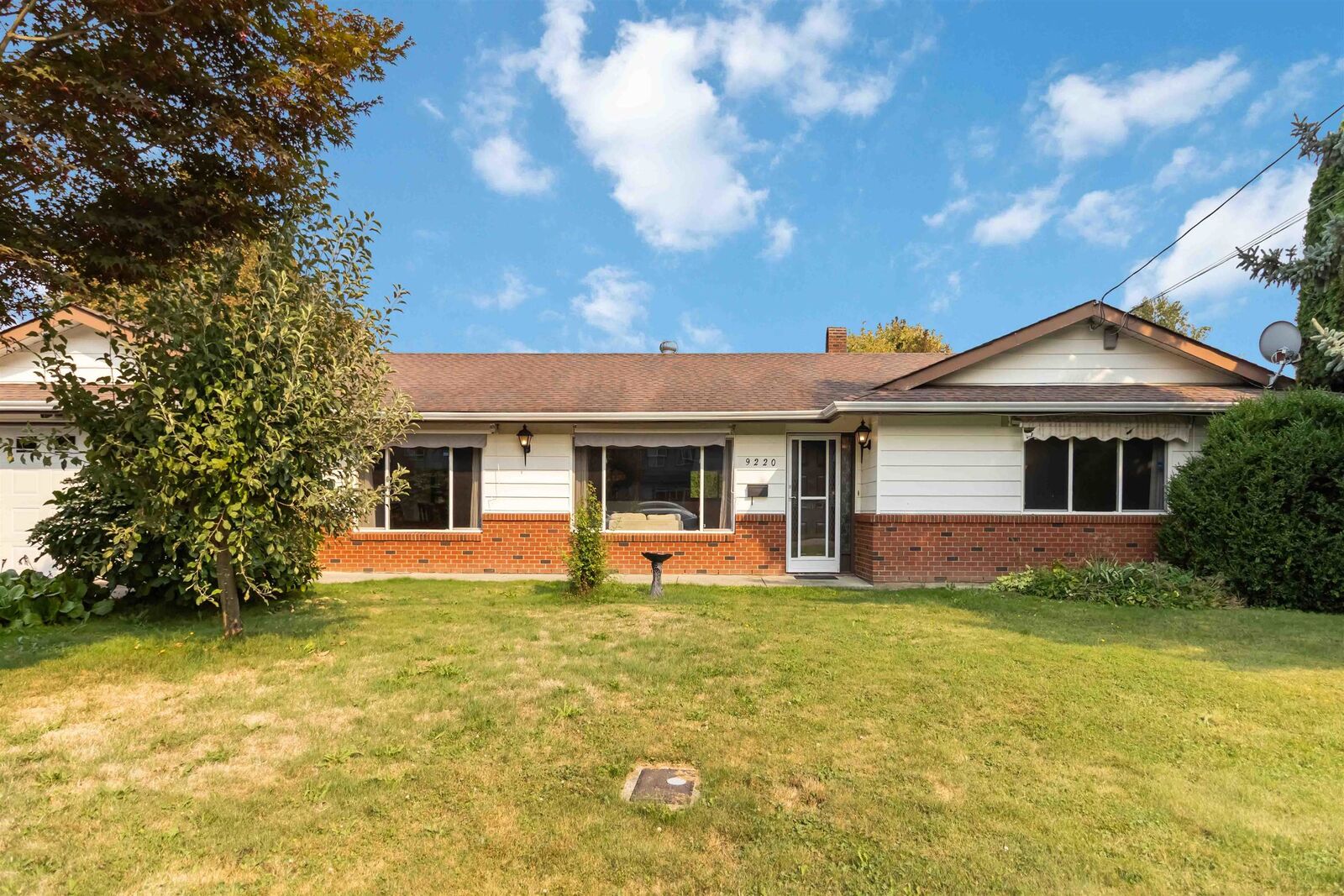 Photo de la propriété: 9220 Coote Street BC V2P 6B5