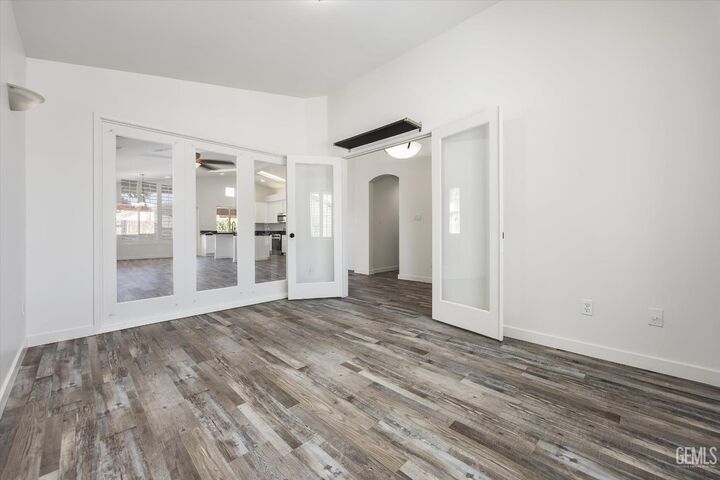 Property Photo:  10718 Pinebrook Falls Drive  CA 93312 