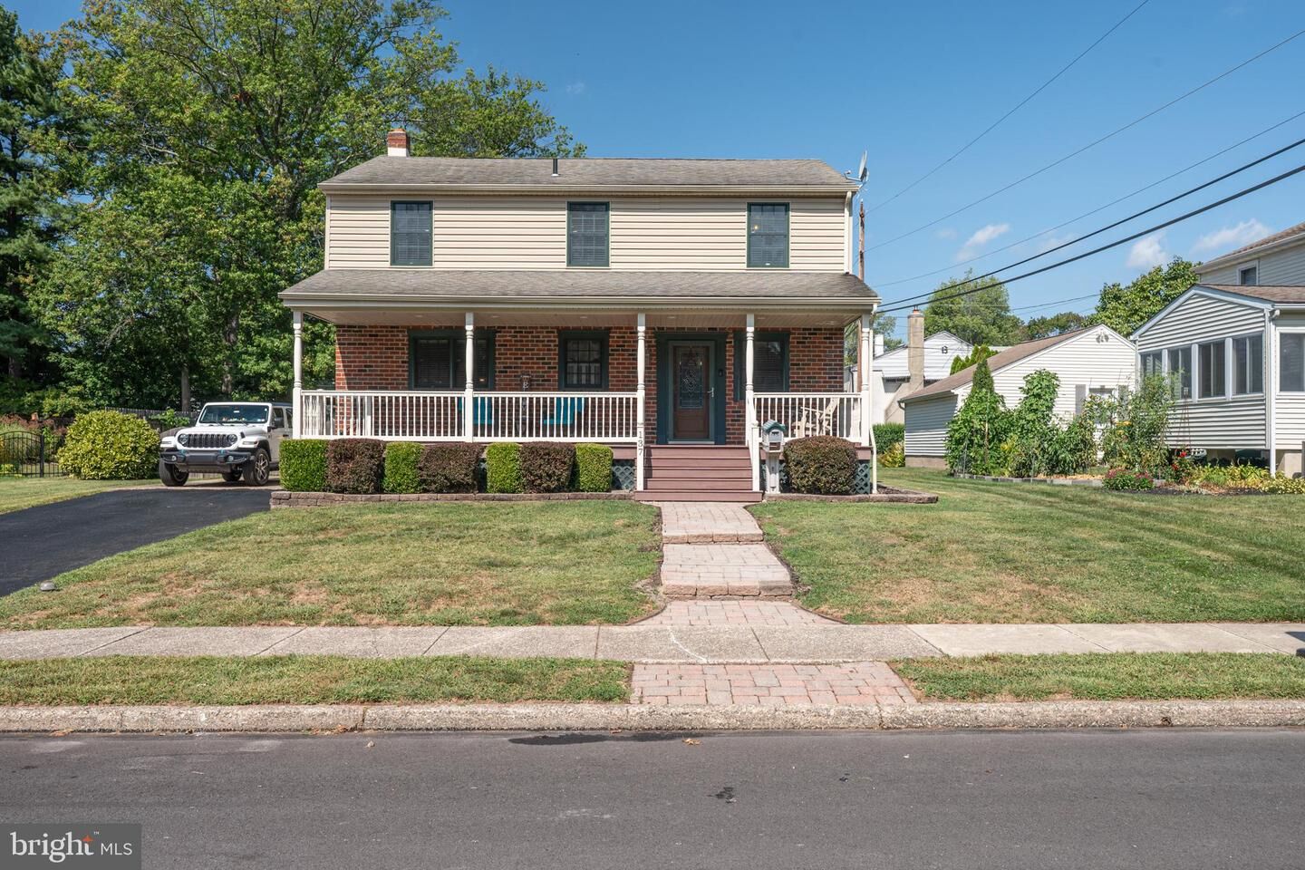 Property Photo: 137 Avondale Rd PA 19403