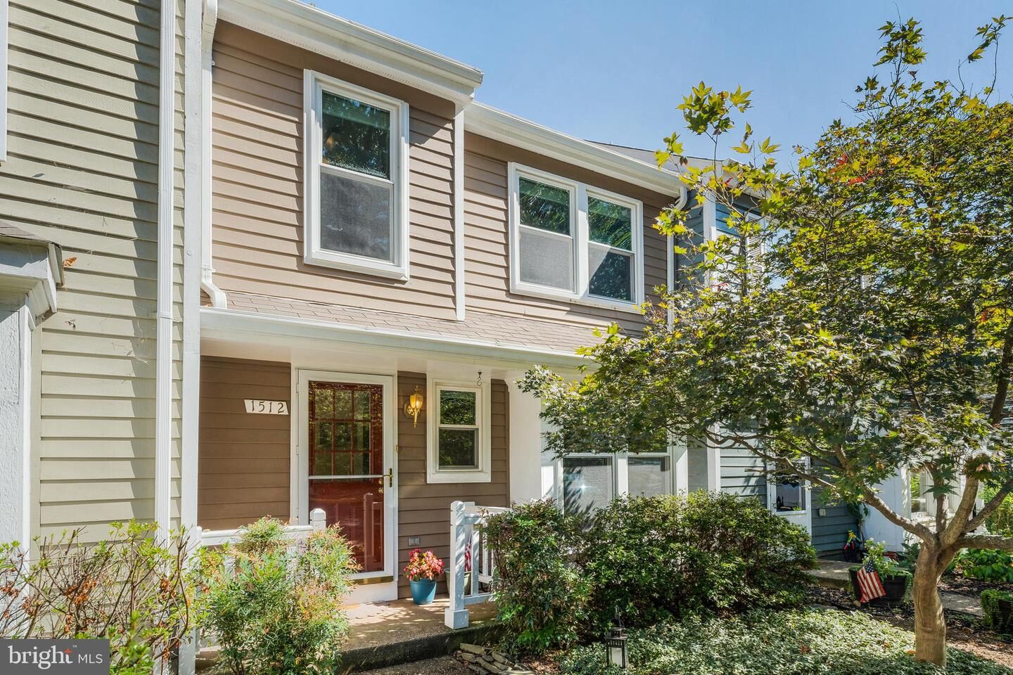 Property Photo: 1512 Poplar Grove Drive VA 20194
