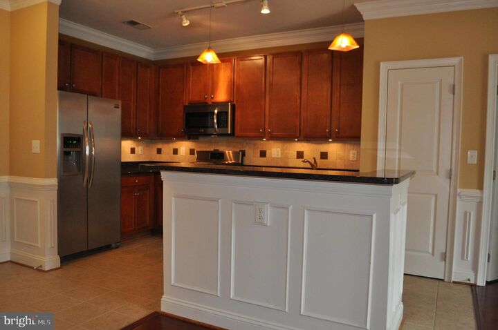 Property Photo: 2655 Prosperity Avenue 122 VA 22031