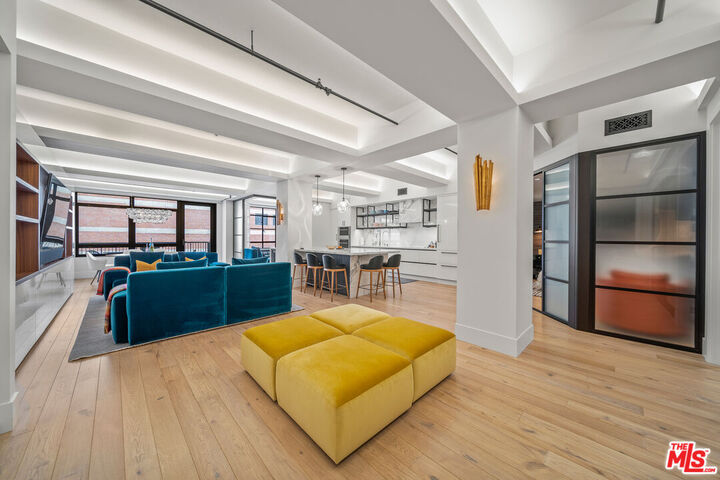 Property Photo: 849 S Broadway CA 90014
