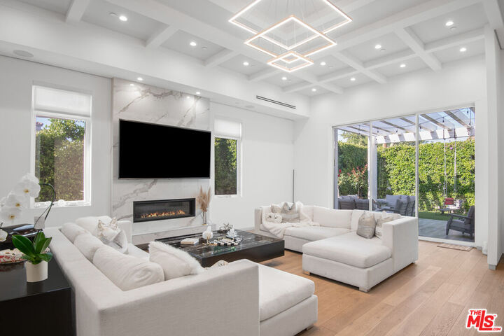 4664 Lemona Ave  Sherman Oaks CA 91403 photo