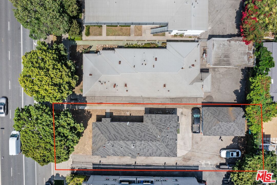 Property Photo:  11856 Venice Blvd  CA 90066 