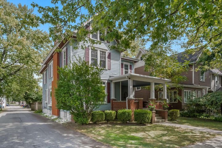 Property Photo: 254 S State Street OH 43302