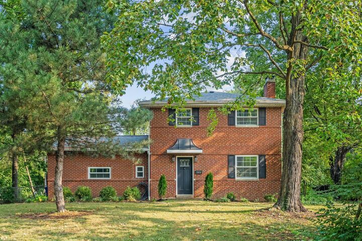 2938 Sherwood Road  Columbus OH 43209 photo