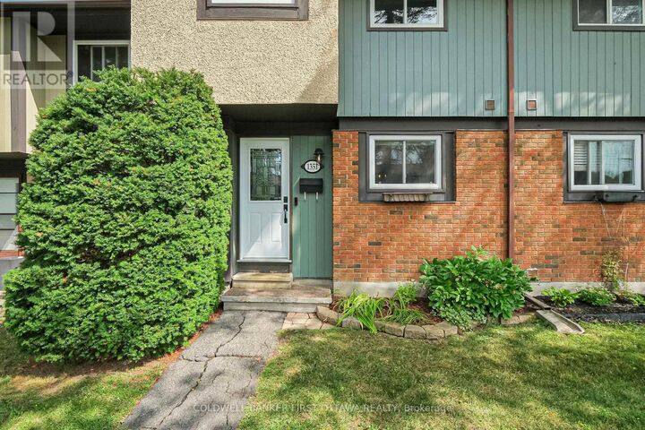 Property Photo: 1351 Bakker Court ON K1C 2K5