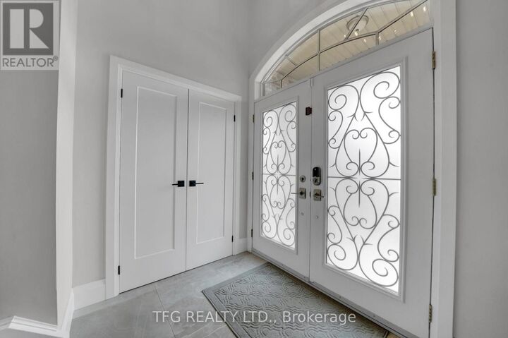 Photo de la propriété: 944 Grand Ridge Avenue ON L1K 3B4