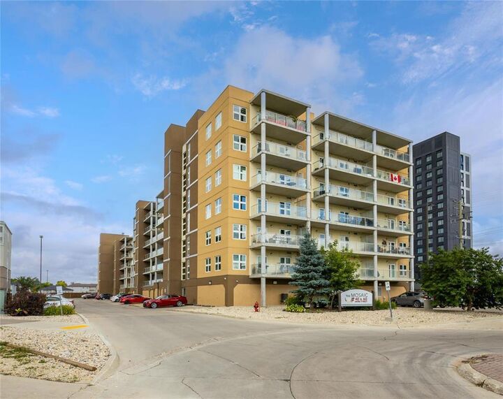 60 Shore Street  Winnipeg MB R3T 2C8 photo