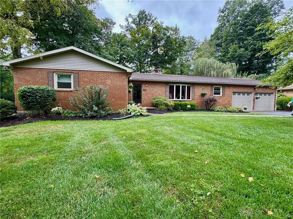 Property Photo: 703 Dorchester Drive OH 45506
