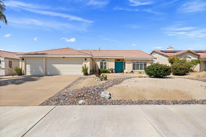Property Photo: 42639 Devonshire Street CA 92211