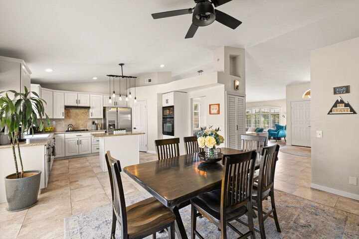 Property Photo: 42639 Devonshire Street CA 92211