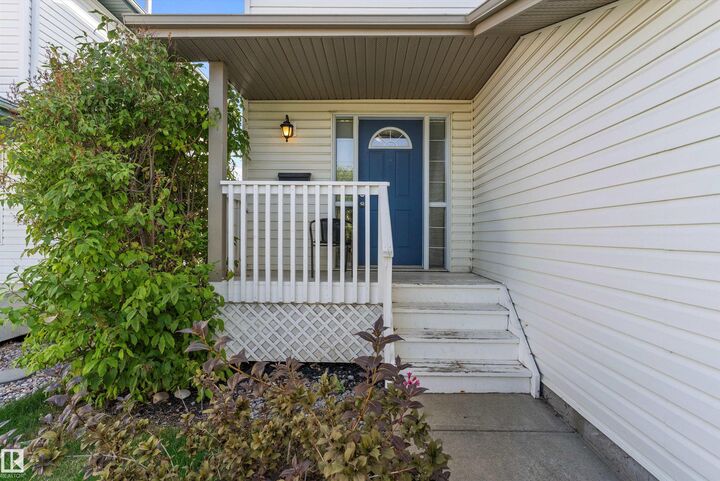 Property Photo:  17 Crocus Way  AB T8H 2J9 