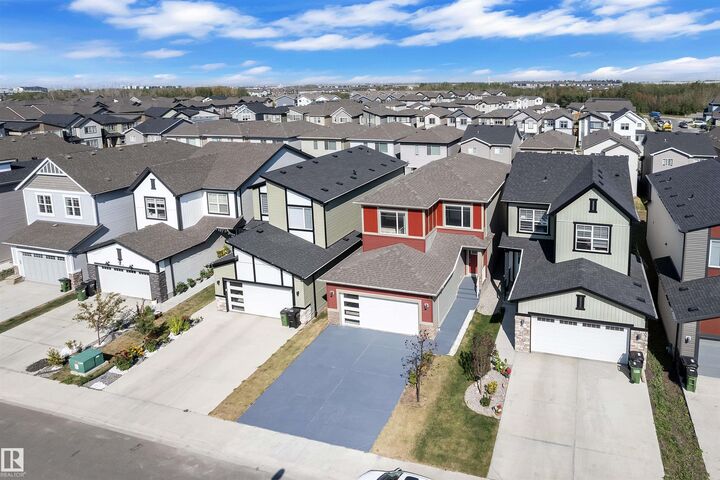 Property Photo: 332 35 Avenue NW AB T6T 2P8