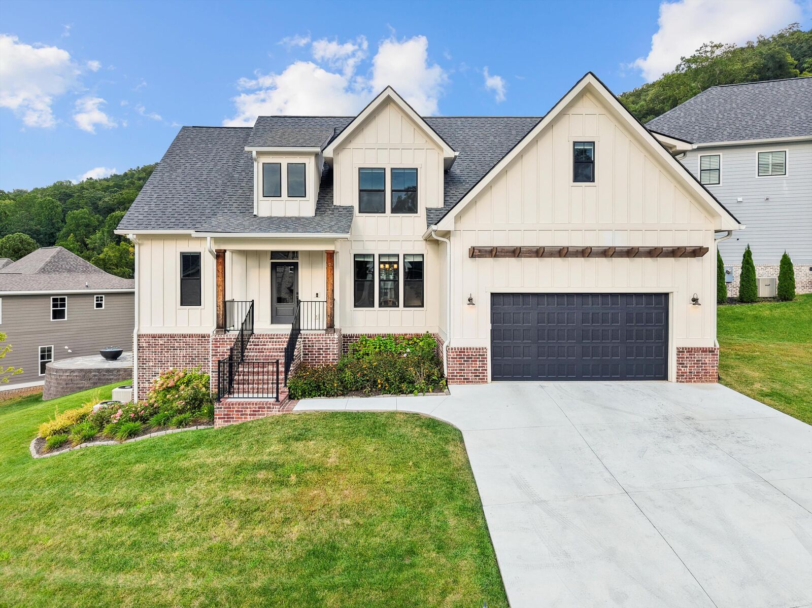 Property Photo: 9876 Trestle Circle TN 37363