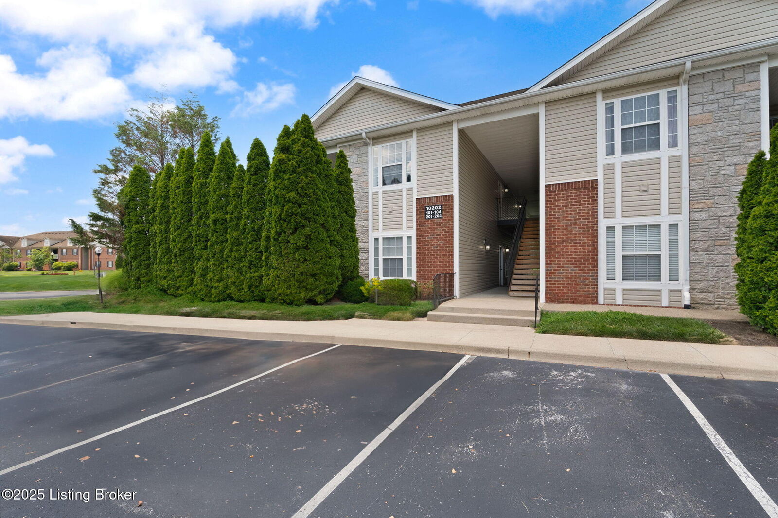 Property Photo: 10202 Deer Vista Dr 203 KY 40291
