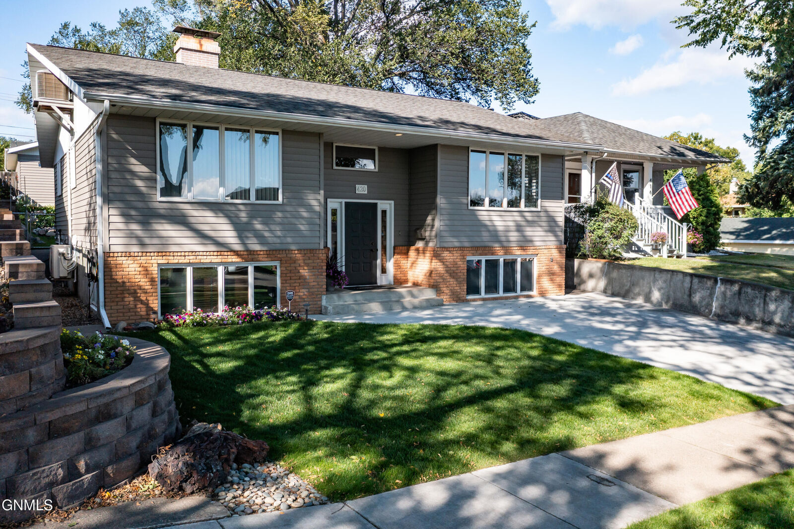 Property Photo: 420 W Broadway Avenue ND 58501