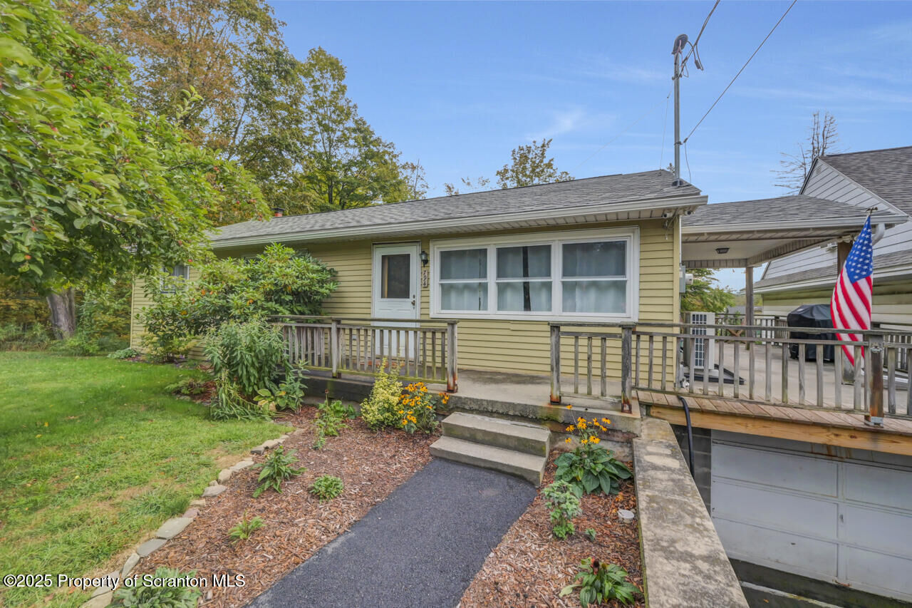 Property Photo:  794 State Route 690  PA 18444 