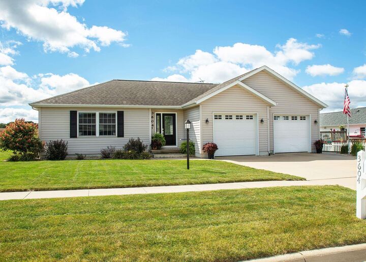 3604 Monaghan Dr  Waverly IA 50677 photo