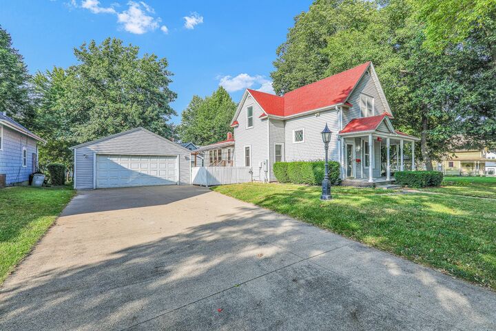 400 Washington Street  Pella IA 50219 photo