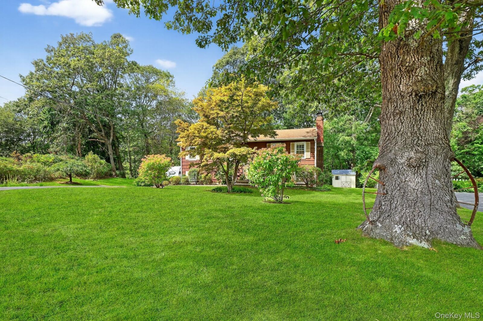 Property Photo:  4 Tulip Court  NY 10541 