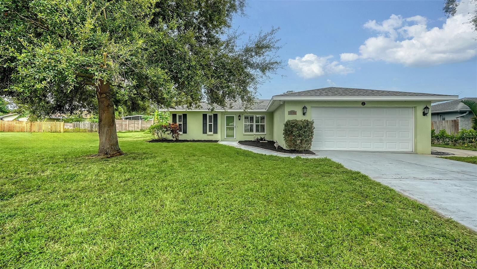 Property Photo:  383 Dorchester Drive  FL 34293 