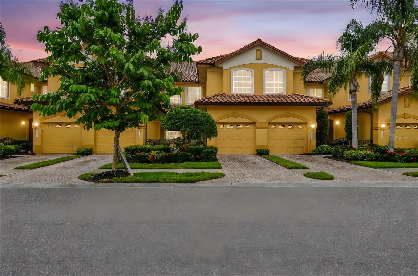 Property Photo: 8161 Miramar Way 8161 FL 34202