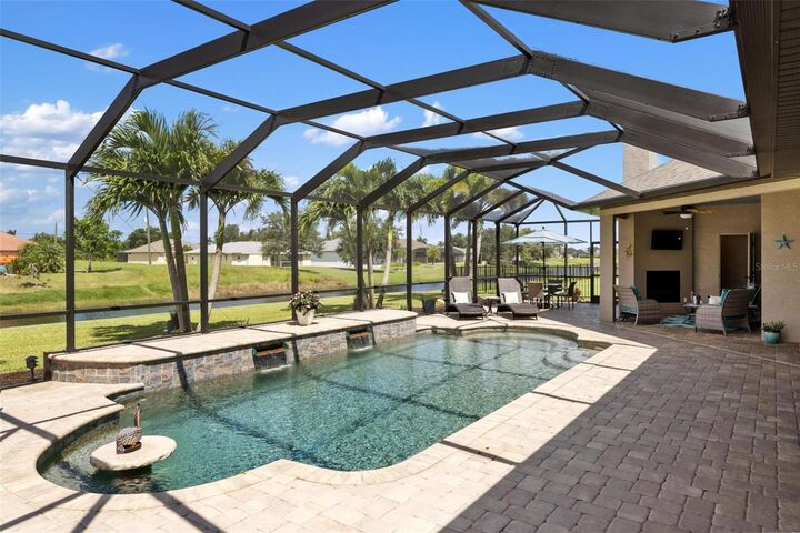 Property Photo: 918 Boundary Boulevard FL 33947