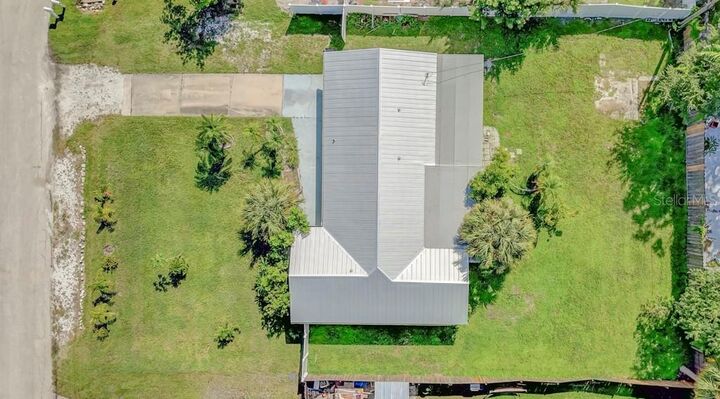 Property Photo: 2138 Pine Terrace FL 34231