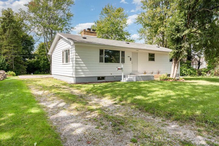 Property Photo:  2300 S Lincoln Street  MI 48708 
