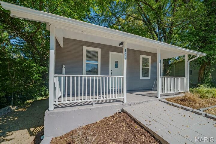 Property Photo:  164 Rosin Street  IL 62034 