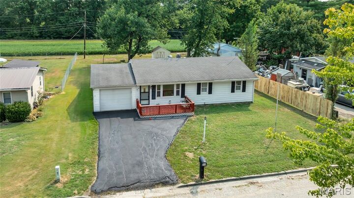 Property Photo:  16 Sandridge Drive  IL 62264 